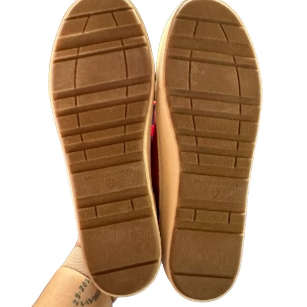 Amazon Essentials •  Black Shoes - Picture 4 of 4